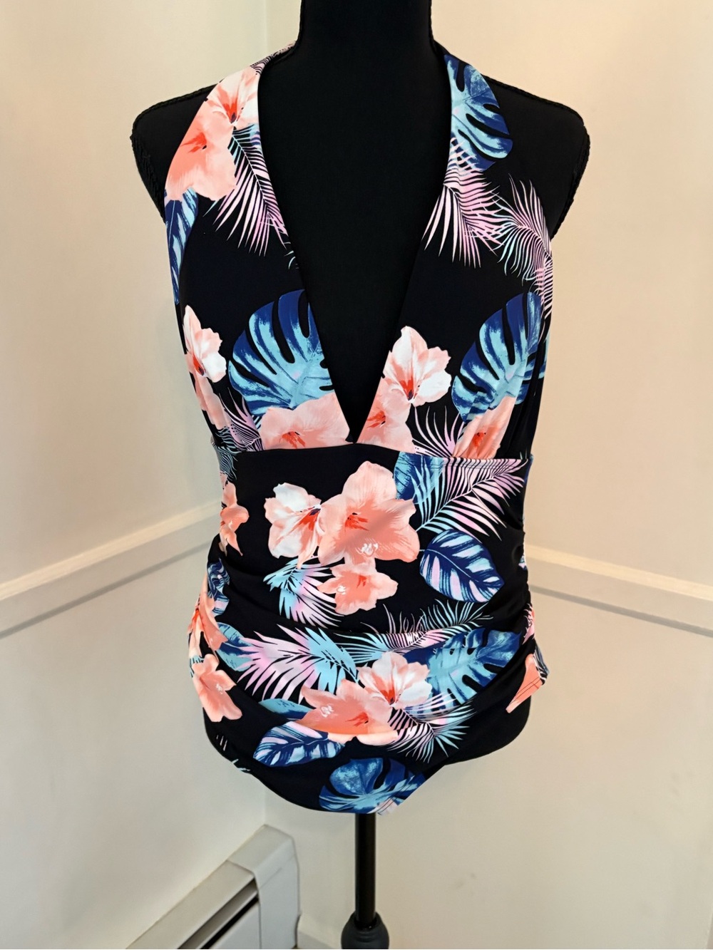 NEW Women's DKNY Black Tropical Plunge One Piece Swimsuit Sz 2XL